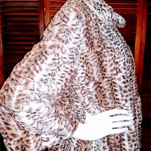 Disorderly Conduct Closet/ fashion resale - Picture 2 of 4